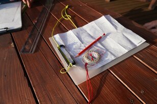 「登山アプリ」だけに頼らない、山歩きの基本「地図読み」 ガイドに学ぶ講習会「尾根＆沢」見分けかた「4つのキーワード」で「実踏」登山！