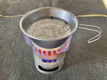 熱源は3種類！ “コンパクト収納のストーブ” エバニュー