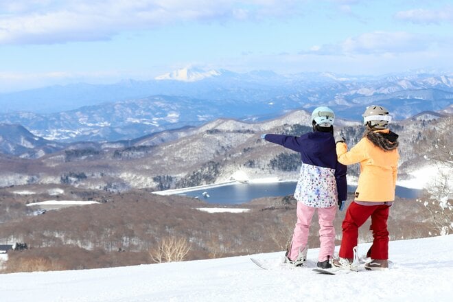 【春スキーの正解はココ！ 2025/26シーズン】3月でも極上の天然雪に出合える「春スキーにおすすめのスキー場」7選の画像004