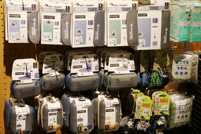 【ショップ店員に聞く！ イチ推しアウトドアギア】4種すべて良い！  吸水性抜群のタオル「シートゥサミット」のシリーズ〈アルペントーキョー vol.30〉の画像001