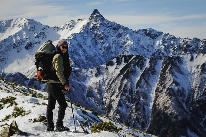 【ハイカー女子の一杯】初冬の常念岳登山 「ペットボトル一本分の重さの三脚！」 わたしが雪山で ”立ち止まる理由”  2025年の画像004
