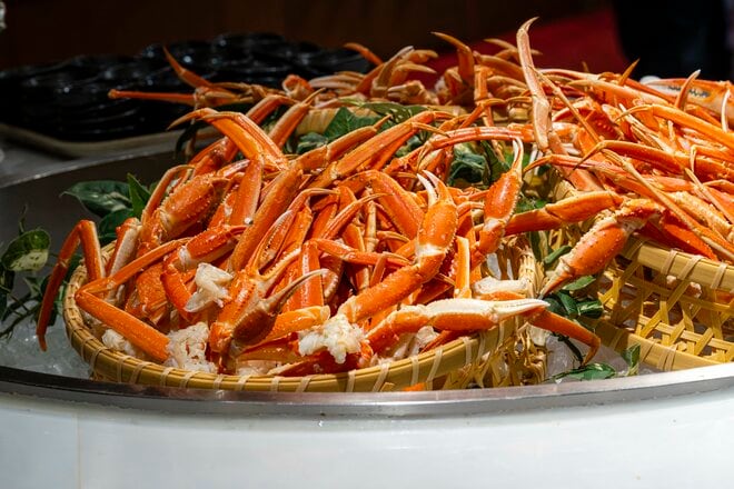 春の北海道で最高体験！ 「ルスツリゾートのカニ食べ放題＆春スキーを満喫」 北海道・2026年の画像007