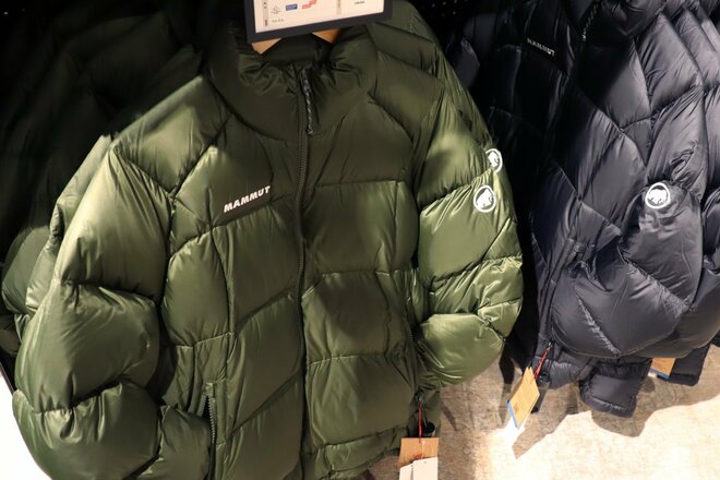 【ショップ店員に聞く！ イチ推しアウトドアギア】着た瞬間から暖かい！  話題のリサイクルダウンを使ったダウンジャケット〈アルペントーキョー vol.23〉の画像003