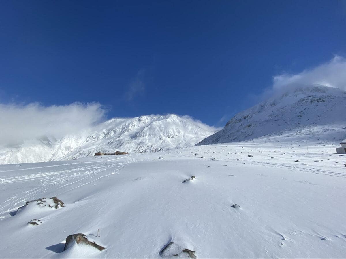 どこよりも早く雪を堪能】「立山黒部アルペンルート」室堂平の