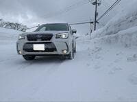 100均「ダイソー」で揃う「冬の車中泊」必須アイテム4選！ 最強コスパの「断熱・結露・保温」即戦力ワザ「実践レポ」