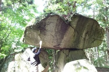県名の由来でもある「岩手」の「巨石スポット」厳選3か所！ 信仰の対象