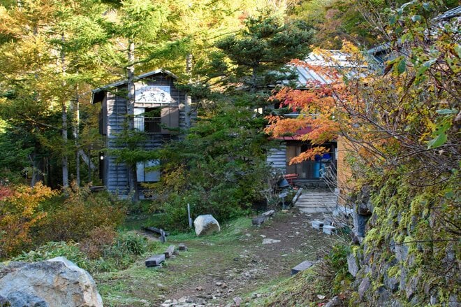 歩いてしか行けない山の中の秘湯！  栃木県・那須岳の【三斗小屋温泉 大黒屋】で「源泉かけ流しの湯」と、新鮮素材を使った「滋味あふれる食事」を堪能するの画像001