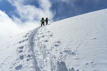 The DAY！ 遠見尾根バックカントリー滑走 〈白馬五竜〉｜スキー