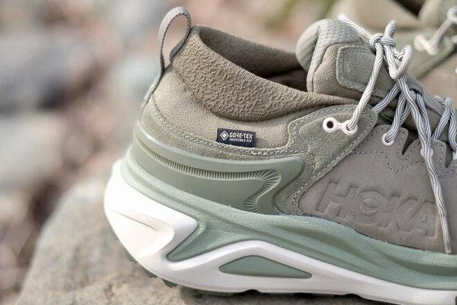 【分厚いソールが膝に優しい】HOKAの人気モデル「KAHA」がリニューアルの画像003