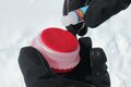 ウェットな雪で気持ちいいほどの滑走性！  湿雪や春雪で威力を発揮するザードス「ノットワックス・ポケットパックG」の画像003
