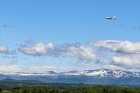 飛行機で行く北海道「手ぶらキャンプ」！  旭川空港から1時間以内、大自然の「コテージ泊」と「温泉」が楽しめるキャンプ場3選！