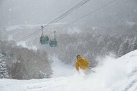 【志賀高原 焼額山スキー場】春スキーにおすすめ「この雪質、一度お試しあれ！」  誰もが “ワンランク上” の滑りができちゃう「極上ゲレンデ」とは、ここのこと！