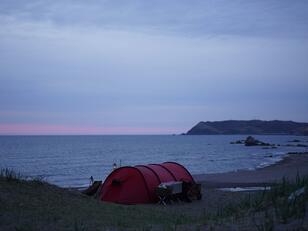北海道「無料＆時間フリー」のテント泊で繋ぐ、最北の地・稚内への気まま旅！  海も夜景も絶景のキャンプ場「3泊4日」レポート