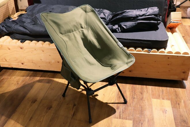 【ショップ店員に聞く！ イチ推しアウトドアギア】冬の「焚き火」には「ローチェア」！  高さ調整からあぐらスタイルまでアレンジもいろいろ〈アルペントーキョー vol.16〉の画像001