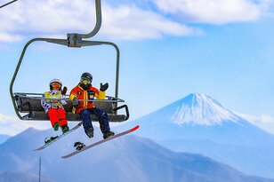 【子どものスキー&スノボデビューに最適】 キッズ＆ジュニアの「育成に特化したスクール」7選   2025年