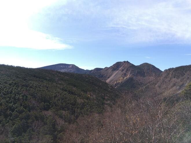 苔と紅葉、絶景の三拍子が揃う秋の「にゅう」 幻想的な白駒池やユニークな山名も人気！  北八ヶ岳・日帰りハイキング「現地レポ」の画像006