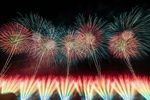 一度は見たい！ 70万人が集まる「大曲の花火」の絶景！ 温泉あり＆渋滞「国道13号」迂回できる「前泊して間違いない」キャンプ場ベスト3