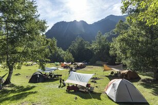 【ゴールデンウィーク特集】抜群のロケーションでキャンプ・登山・クライミング・渓流釣り！ 「できる事がありすぎて迷ってしまう！ まさに理想的なアウトドア基地」 廻り目平キャンプ場・長野県川上村