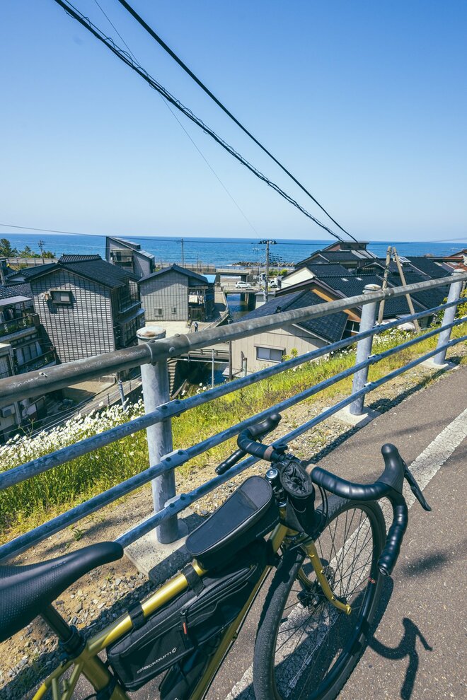 【自転車】ベストシーズン到来！「久比岐自転車道」 旧国鉄のトンネルと日本海　潮騒を感じながら “専用道” で心ほぐれるサイクリング   新潟県｜2026年の画像010