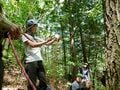 「ロープワークでの木登り」体験！ 先生と道具のおかげ？ 意外と簡単でした “森と本気で遊ぶ”2日間【後編】長野県伊那市の画像006