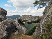 戦国と江戸「2つの歴史ロマン」登山！  歌川広重の浮世絵にも登場「奇岩・鬼の架け橋」＆明智光秀の山城「金山城」絶景！  丹波篠山「金山」レポート