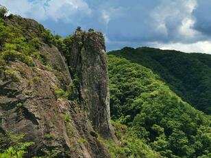 リアル「空中浮遊感覚」を味わえる！ 兵庫県・標高292mの巨岩「百丈岩」の絶景レポート