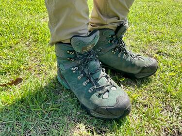 登山ショップ店員が教える登山靴 ハイ ミドル ロー 3つのカットの歩き方 メリットとデメリット とは 登山 ニュース Bravo Mountain 登山ショップ店員が教える登山靴 ハイ ミドル ロー 3つのカットの歩き方 メリットとデメリット とは 登山 ニュース Bravo Mountain