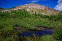 【ひと足先に、秋の山へ】荒々しい火山の雰囲気と美しい “魔女の瞳” のギャップに萌える山の旅＜福島・一切経山＞【今日も山旅気分 vol.43】