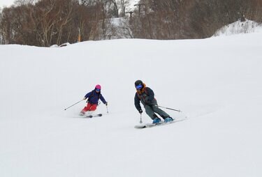 志賀高原マウンテンリゾート】スキーを履いたまま “13スキー場” をめぐ