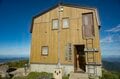 【秋山登山】長雨の合間に…… 絶景だらけの2日間！ 「山頂直下の避難小屋は、天空の撮影スタジオ」 朝日連峰・以東岳　山形県｜2026年の画像013