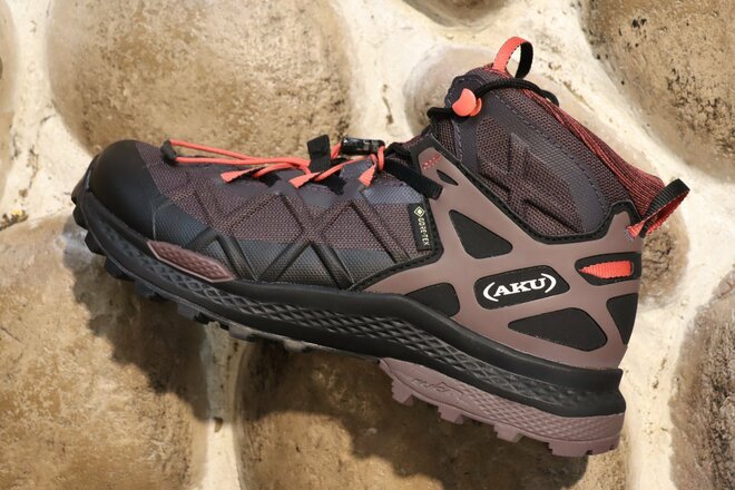 【ショップ店員に聞く！ イチ推しアウトドアギア】2つの「靴ひも＆ソールパターン」が斬新かつ機能的！  アク「ロケットミッド」ウィメンズ〈石井スポーツ 登山本店 vol.4〉の画像005