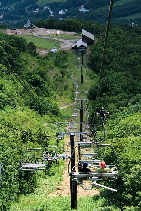 白馬三山と山麓の景色をひとり占め【白馬岩岳マウンテンリゾート】 山頂の「絶景テラス」に大型ブランコ、山肌駆ける「マウンテンカート」の疾走感は病みつき＜長野県白馬村＞の画像012