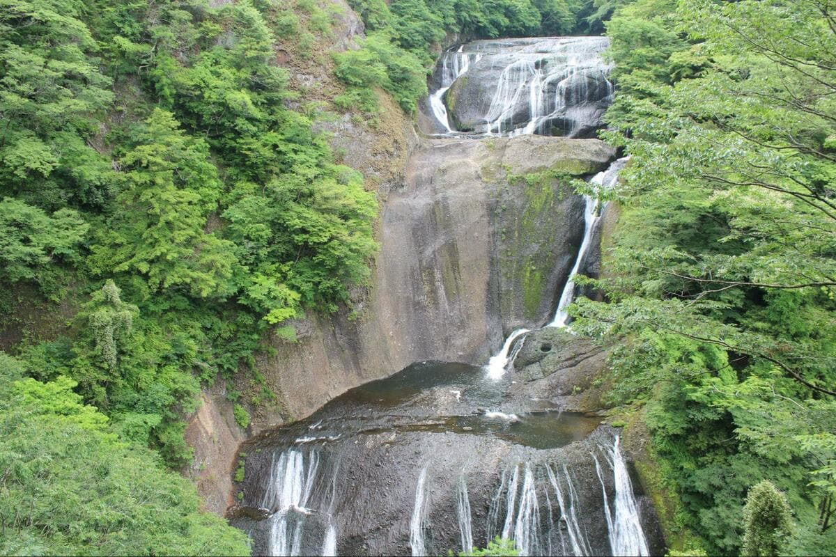 夏の涼しい滝スポット! 日本三名瀑「袋田の滝」と「月居山 夏の涼しい滝スポット! 日本三名瀑「袋田の滝」と「月居山
