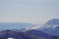 志賀高原屈指の “パウダーゲレンデ” には「樹氷や大展望スポットにエメラルドグリーン色の温泉」も！【横手山・渋峠スキー場＆熊の湯スキー場】の画像002