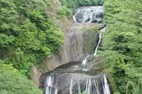 夏の涼しい滝スポット！  日本三名瀑「袋田の滝」と「月居山ハイキング」＆レアな “裏見” の「月待の滝」 1日で2か所もOK【茨城県大子町】