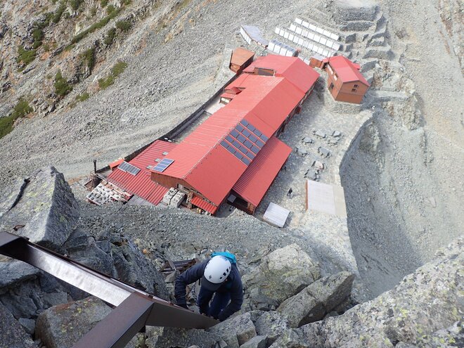 【晩秋登山】北アルプスの絶景をひとり占め！ 登山者の少ない “穴場” シーズンを狙って「涸沢」＆「奥穂高岳」への画像016