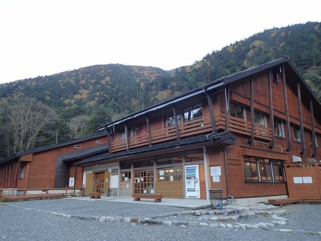【晩秋登山】北アルプスの絶景をひとり占め！ 登山者の少ない “穴場” シーズンを狙って「涸沢」＆「奥穂高岳」への画像006