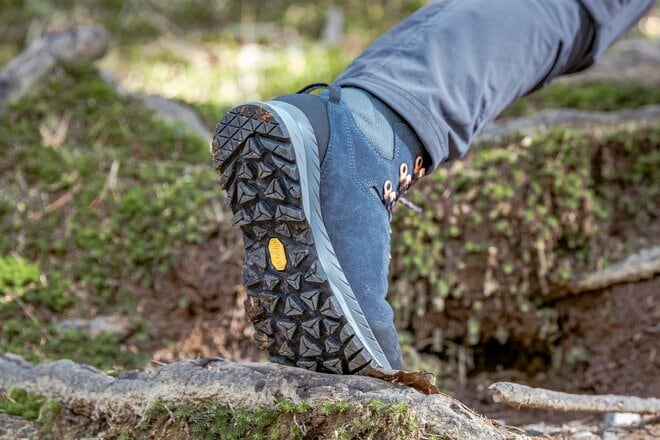 軽量性とフィット感を高めたトレッキングシューズの進化形【ローバー「デラゴGT MID」】アプローチから岩稜帯まで対応OKの画像002