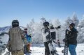 “ニットからメットへ！” 「自己責任」高まるゲレンデ滑走の安全意識 「サイズ感を重視しながら小顔効果を狙う」 ヘルメット美人・イケメンを目指せ！の画像001