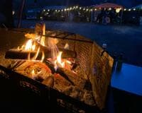 焚き火の臭いを消したい！ キャンプ後の洗濯「洗剤3種」で比較「食器用・重曹・酵素系漂白剤」最も効果のあったのは！？【実証レポ】