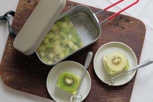 常温で固まるゼリーの秘密「アガー」って？  メスティンで作るお手軽キャンプデザート【季節の外ごはん vol.19】