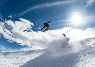 名物コース目白押し！ それだけが“ウリ”じゃない「白馬八方尾根スキー場」が“最高な遊び場”のワケ