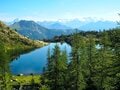 雪を頂くモンテ・ローザ山脈の絶景を望み「白い湖」と「暗い湖」をめぐる！ 「アヴィック山自然公園」の登山道（後編）【ブーツの国の街角で vol.29】の画像004