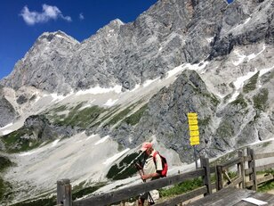 “絶景の岩山と氷河” オーストリアの世界遺産「ダッハシュタイン山脈」を歩く【キジ博士のナチュラリスト入門 vol.5】