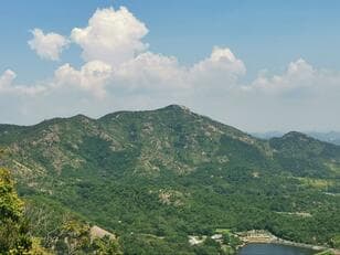 登山「暑すぎてリタイア！」行程わずか4分の1で「水ナシ」危険！  兵庫「播磨アルプス」灼熱の岩尾根撤退レポ