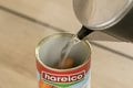 新緑の中で極ウマ！缶で作る“ソーセージファースト”のホットドッグ【缶詰博士の缶たん”CAN”P料理 vol.1】の画像005