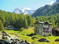 初心者でも心配無用！  イタリア4大アルプスの一つ、ワクワクするような多彩な風景を楽しめる人気登山ルート【ブーツの国の街角で  vol.06「モンテ・ローザの登山ルート」イタリア／ヴァッレ・ダオスタ州】