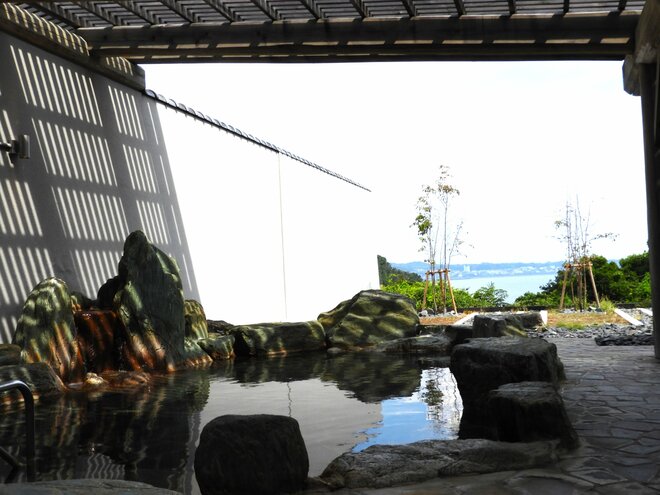 【和歌山県】太平洋を望む絶景のロケーションと黒湯の露天風呂で癒やされ、和歌山の山海の幸が並ぶ豪華ビュッフェに大満足。映え＆神秘のパワースポット満載な和歌山の旅【グランドメルキュール和歌山みなべリゾート＆スパ 体験レポート】の画像006