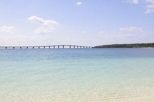 【実は4月がベストシーズン】絶景の「宮古ブルー」が堪能できる沖縄県・宮古島「ドライブ立寄りスポット」おすすめ3選