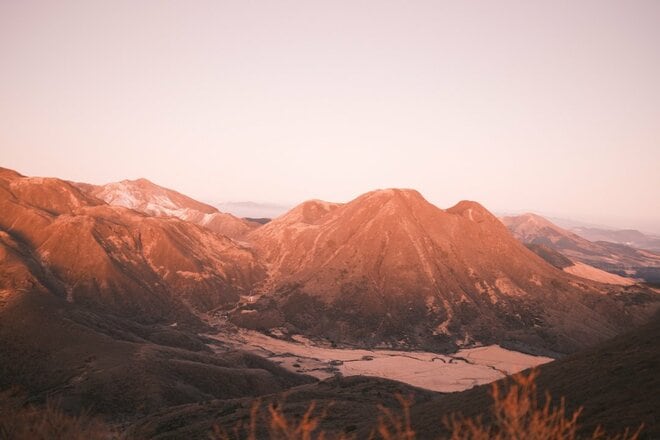 うっすら雪化粧に、立ちのぼる湯煙…「2月のくじゅう連山」にひろがる冬の絶景！  人気の初夏や紅葉シーズンにはない魅力「登山レポ」の画像010